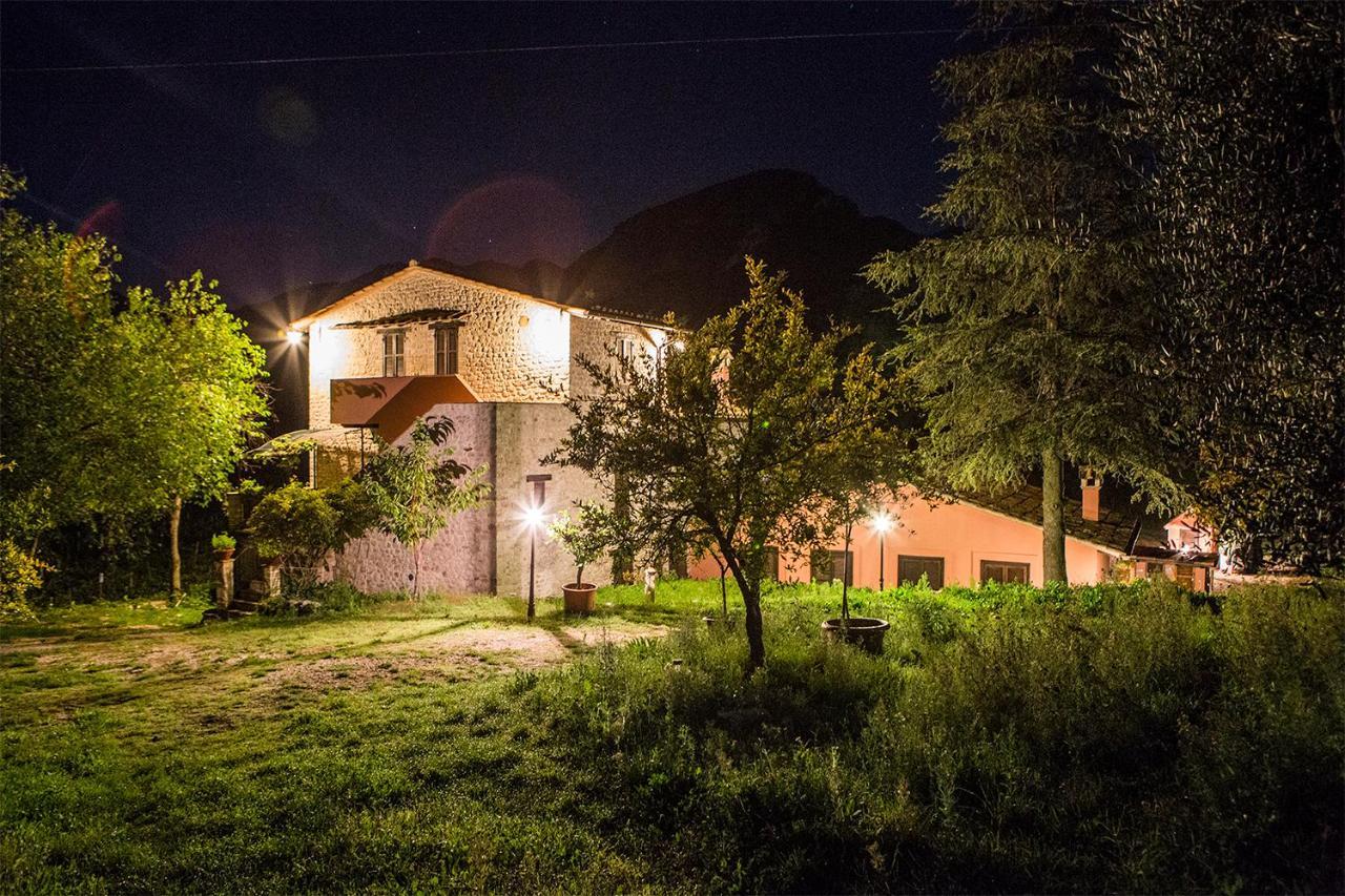 Agriturismo I Melograni Ферентилло Экстерьер фото